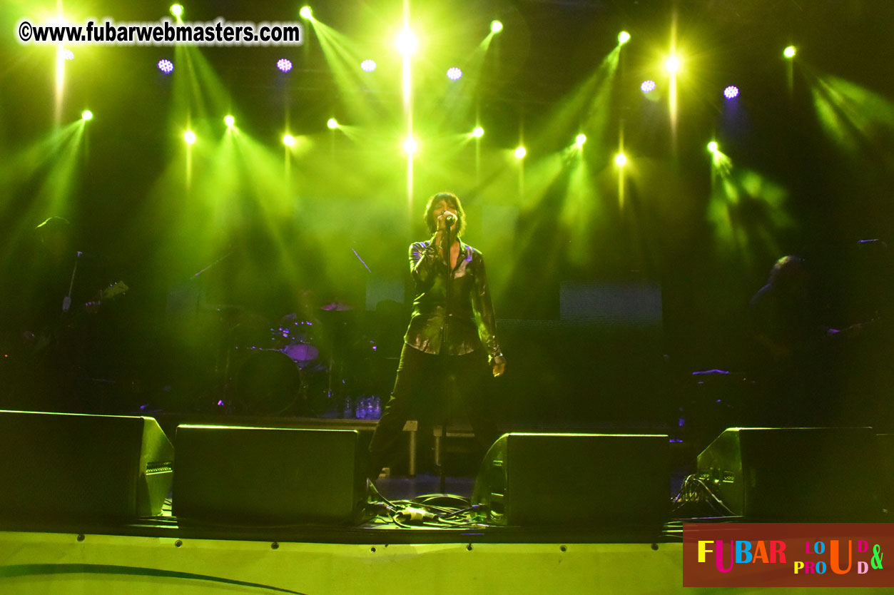 DECADES @ the Bud Light South Stage