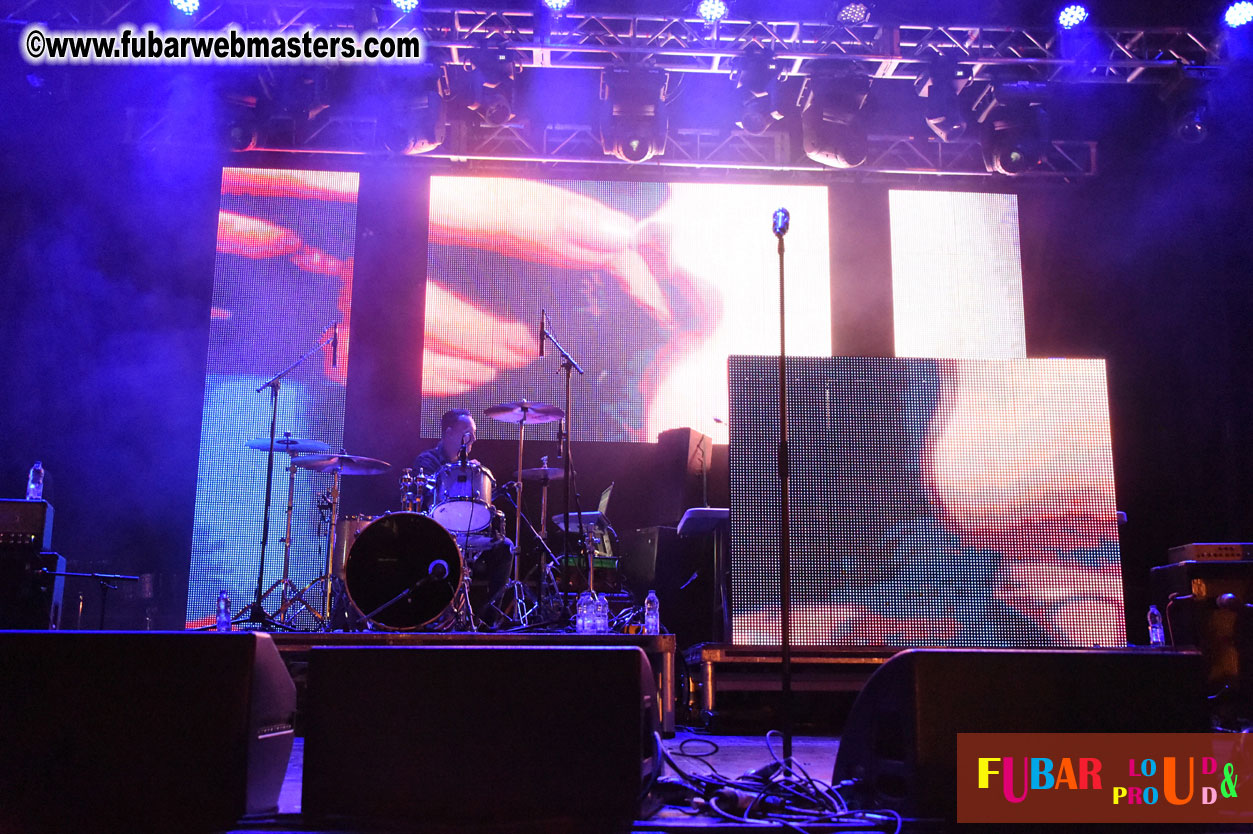 DECADES @ the Bud Light South Stage