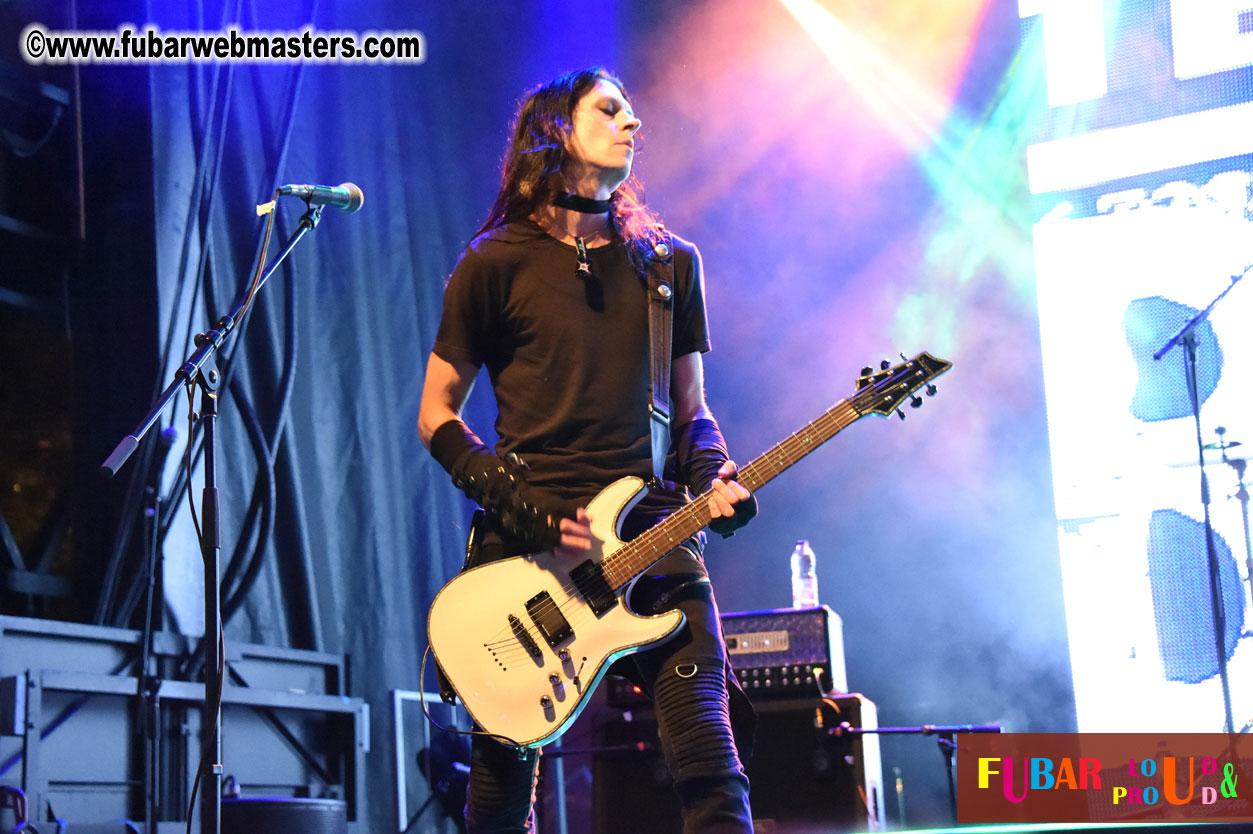 DECADES @ the Bud Light South Stage