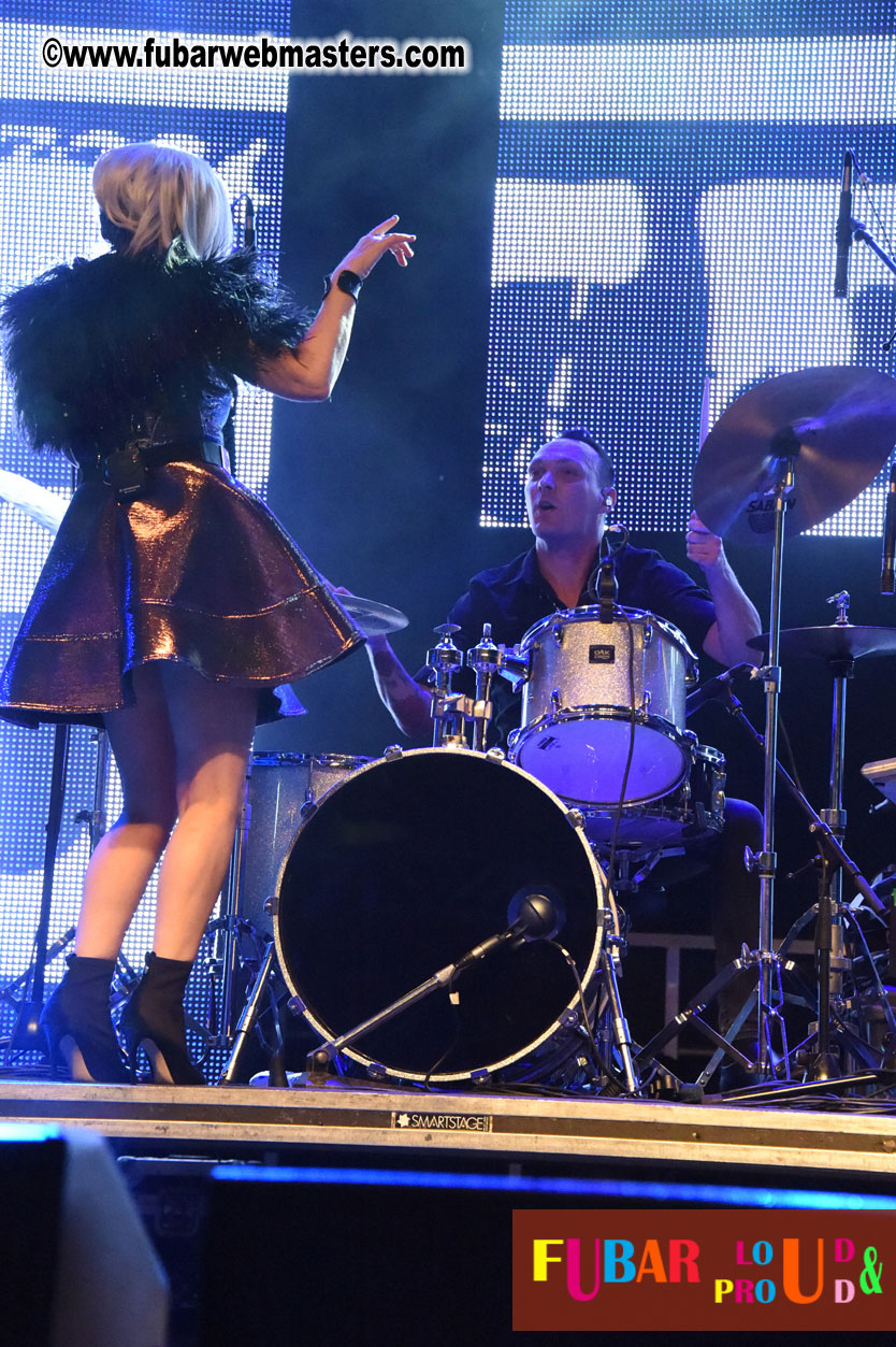 DECADES @ the Bud Light South Stage