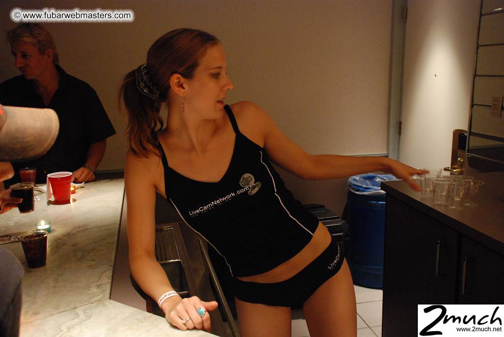 Extra pics from 2Much.net