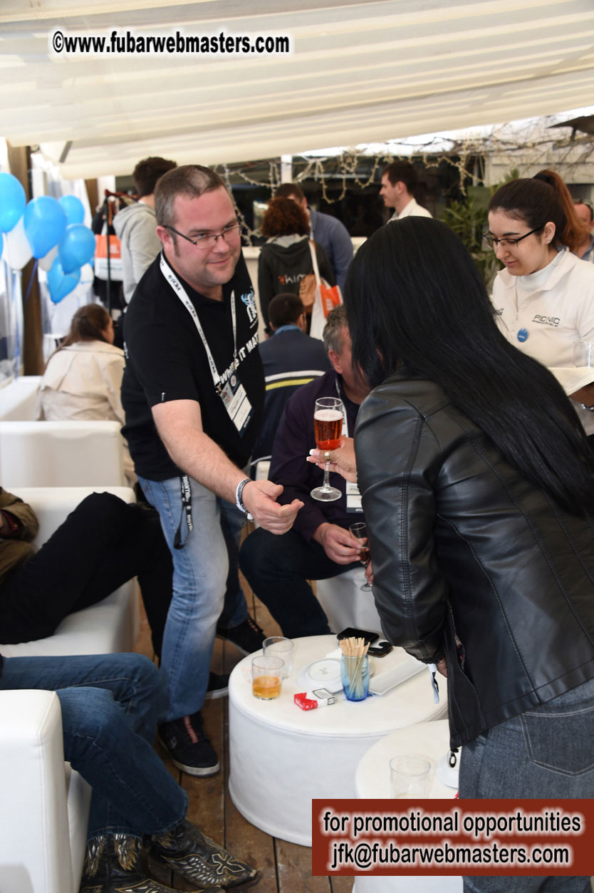 CoolMobileLunch & Lounge