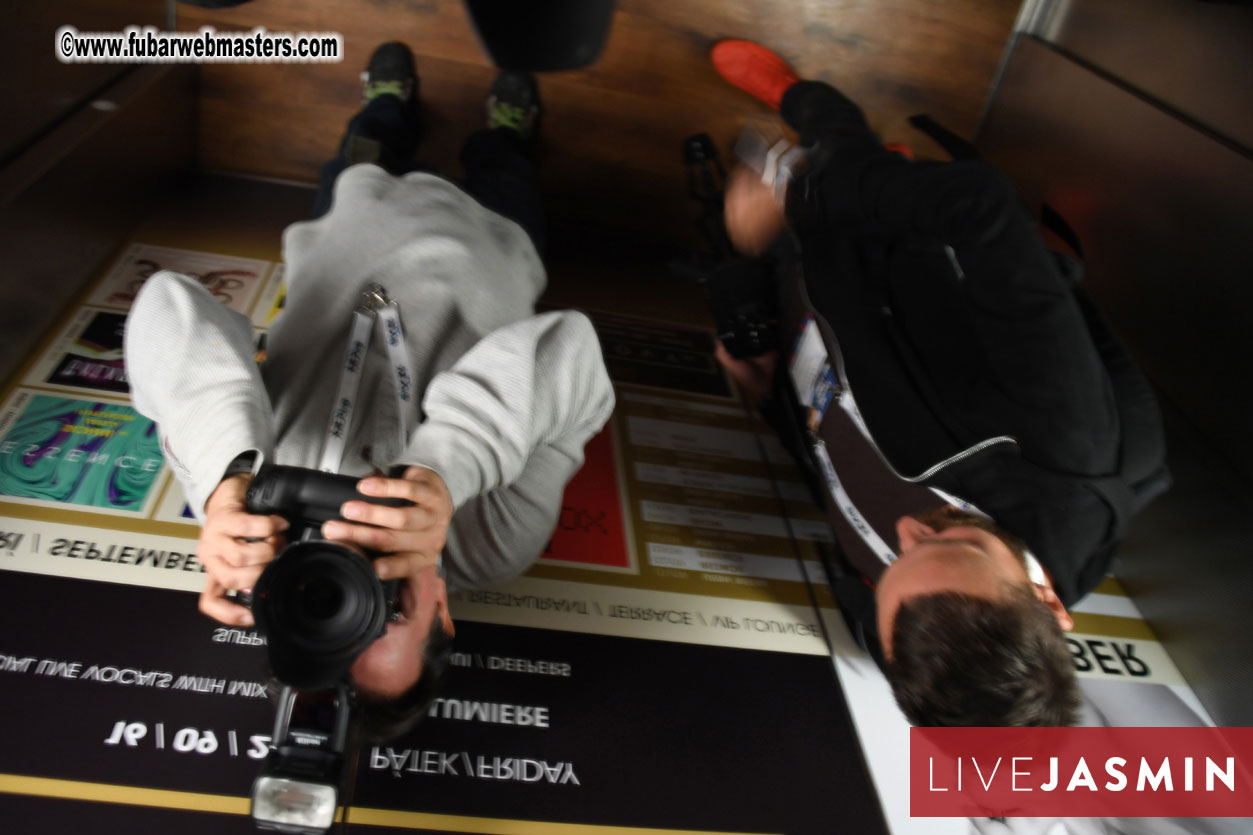 TrafficHaus and Reviveads Party