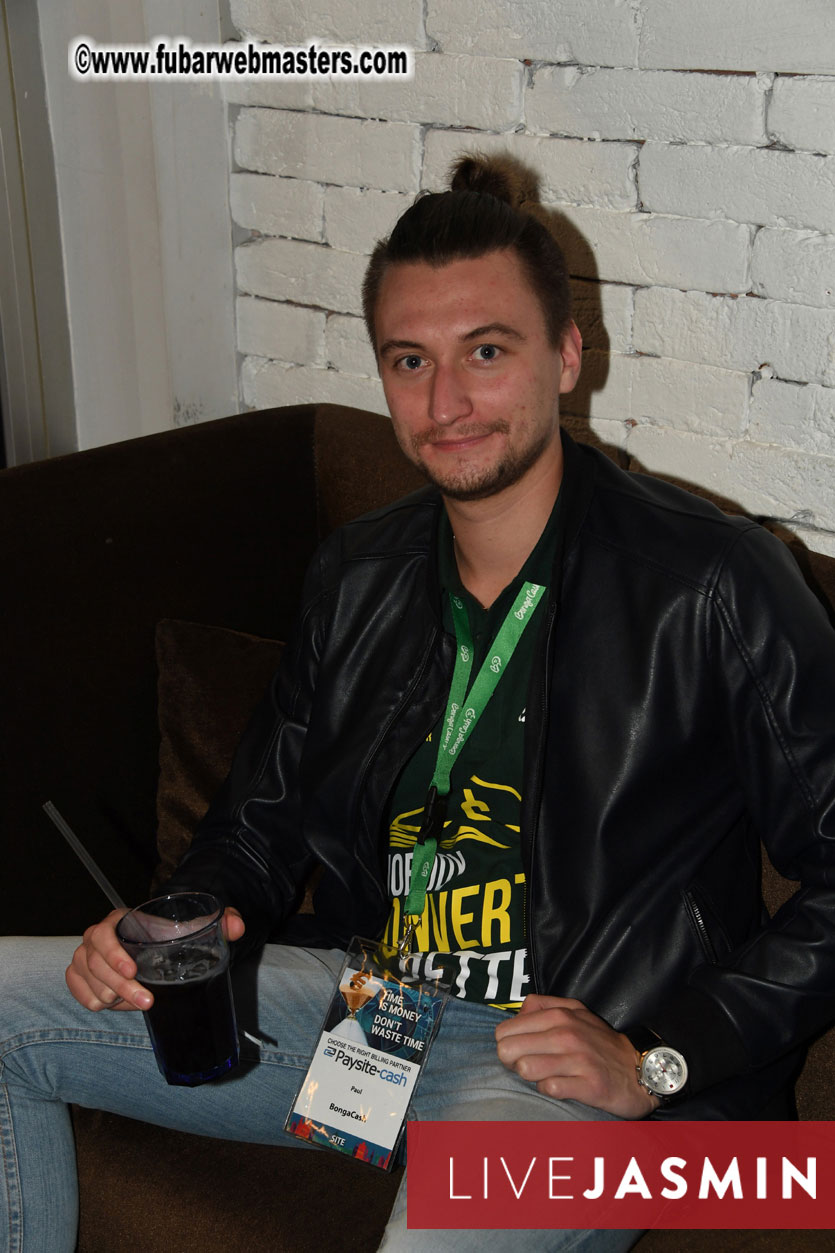 TrafficHaus and Reviveads Party