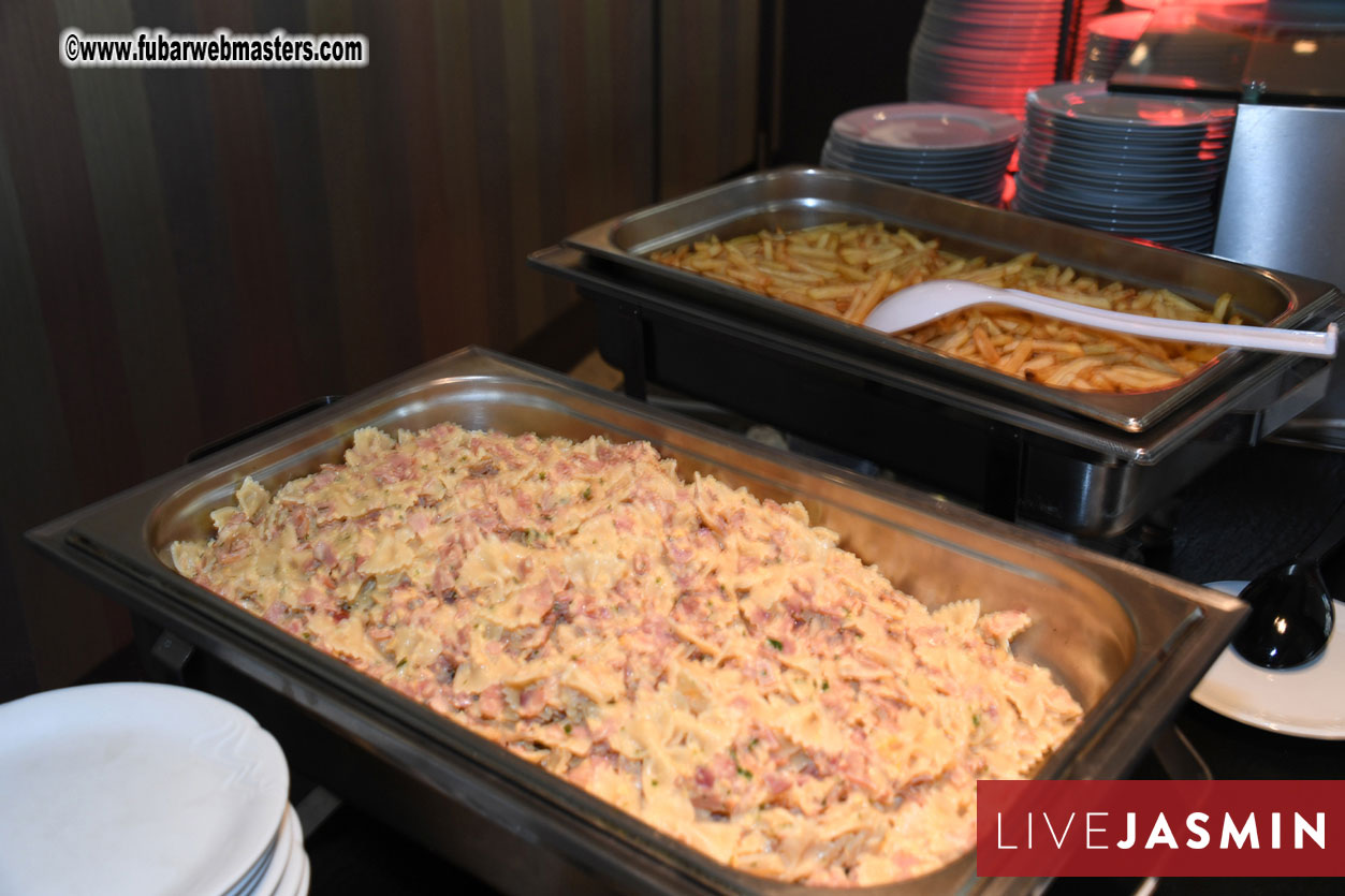 WhiteLabelDating Food Court