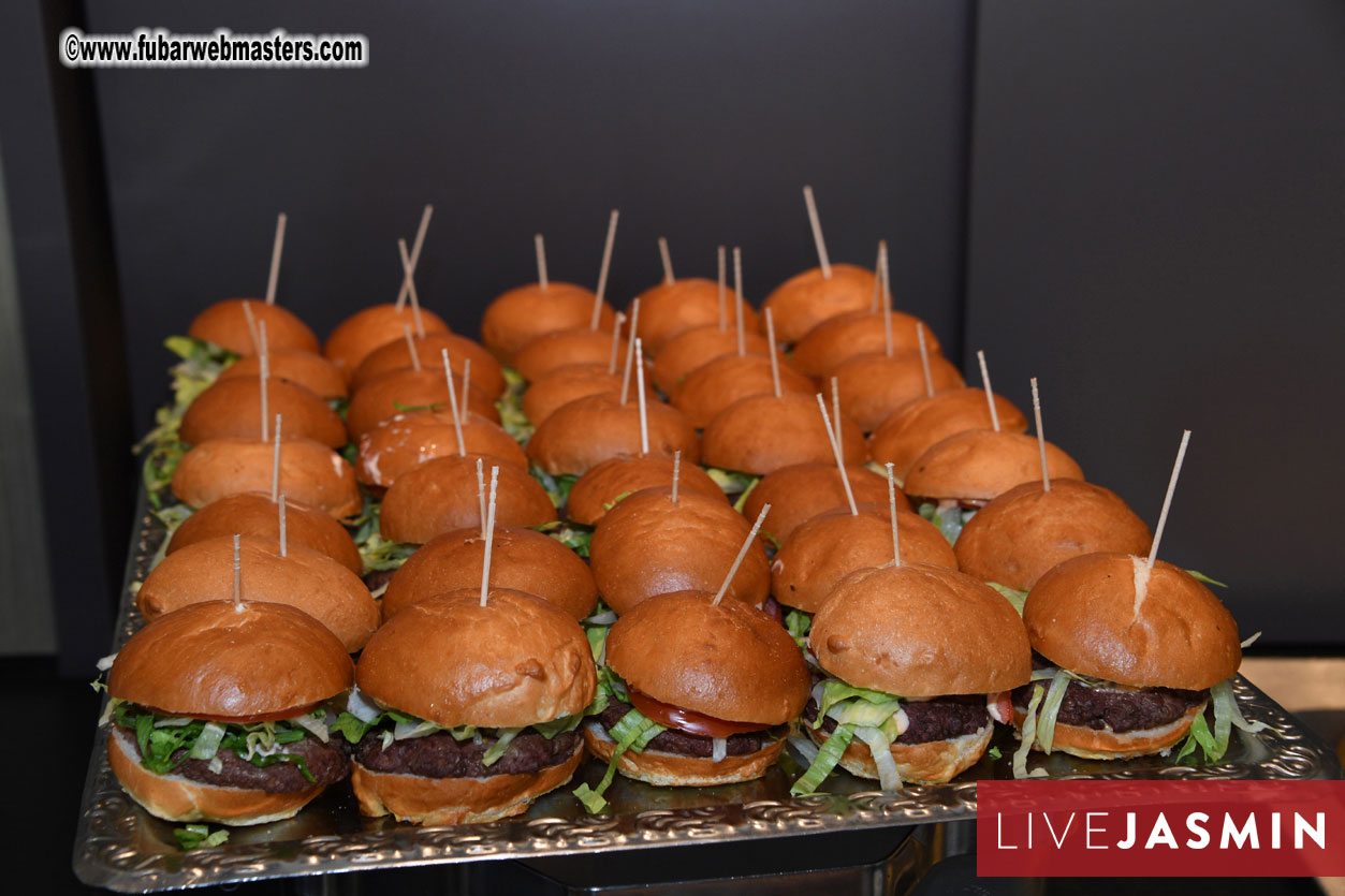 WhiteLabelDating Food Court