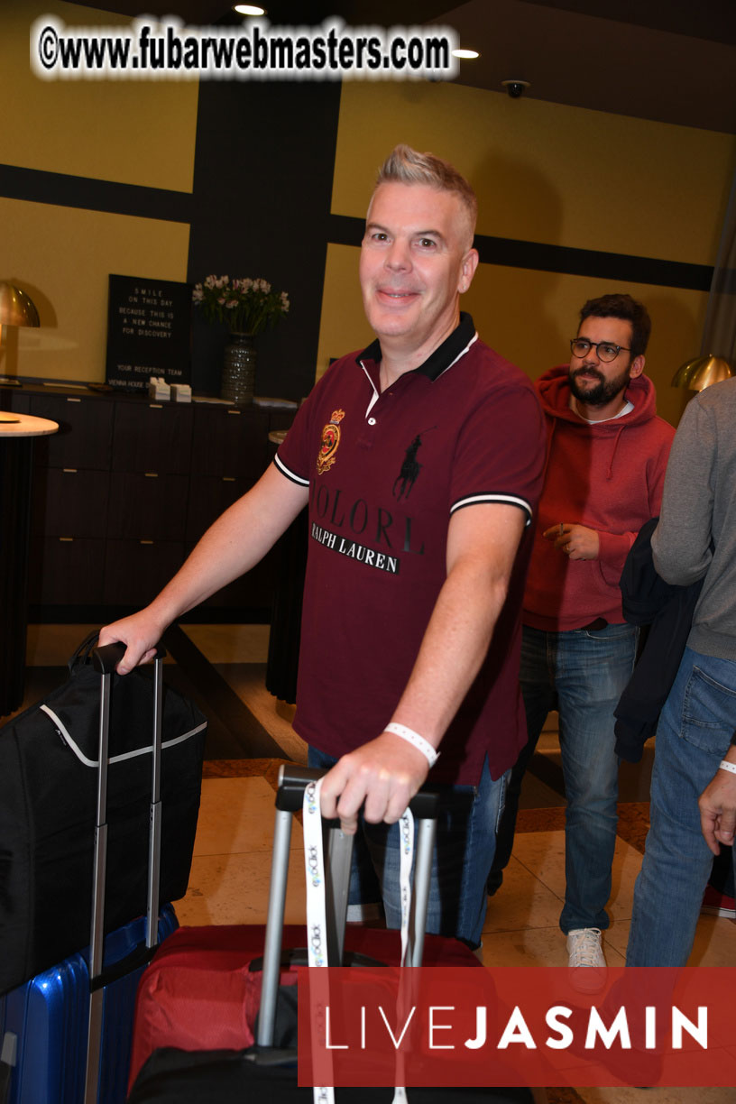 Arrivals on Mojo Coach from Berlin