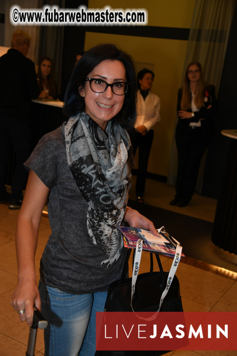 Arrivals on Mojo Coach from Berlin