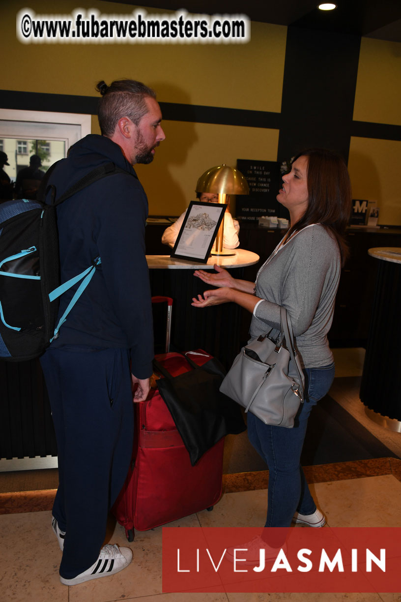 Arrivals on Mojo Coach from Berlin