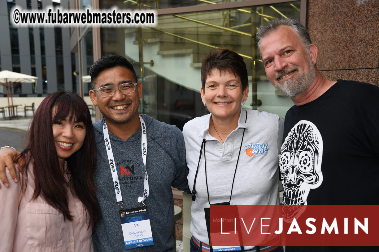 Arrivals on Mojo Coach from Berlin