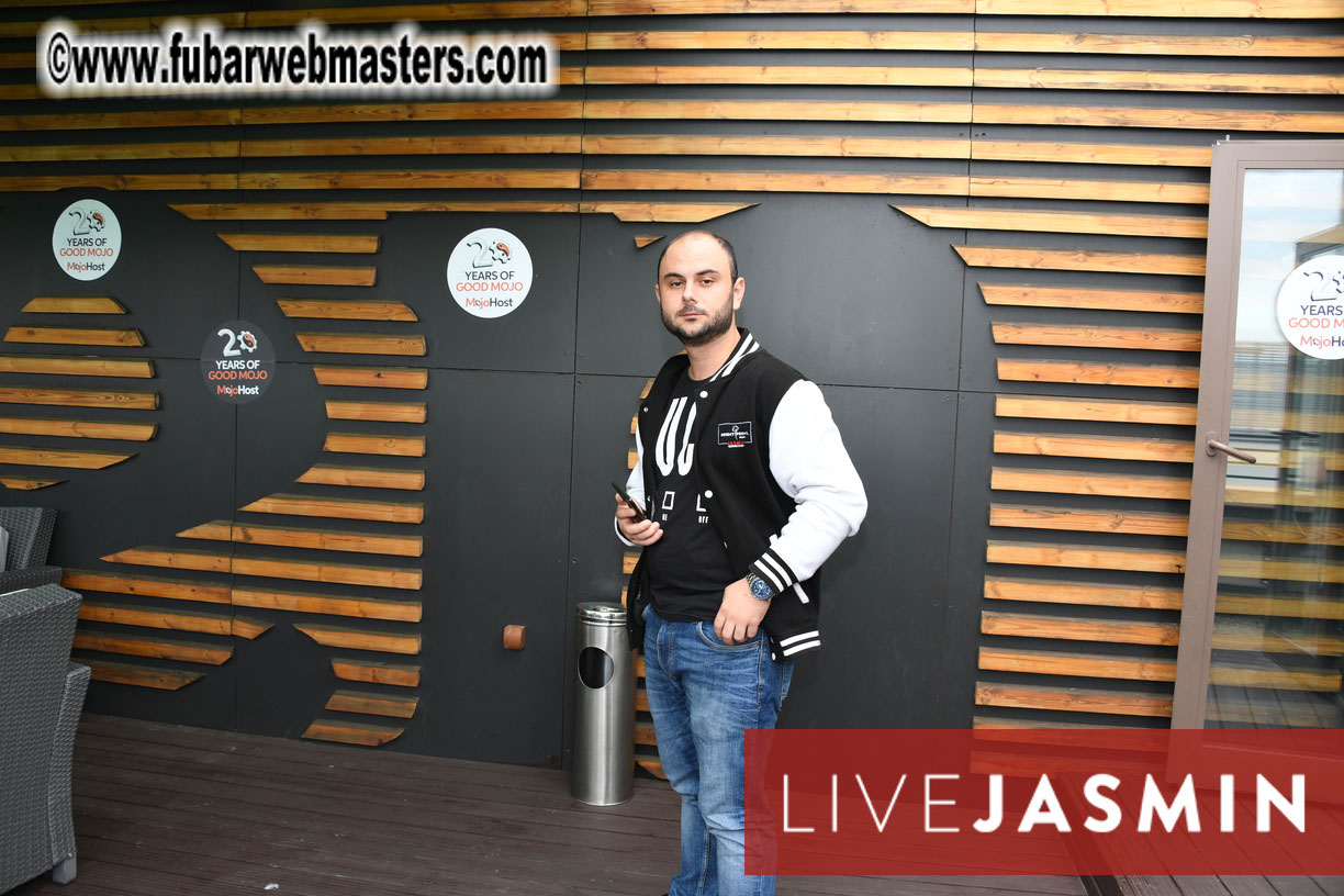 MojoCload Early Bird Happy Hour