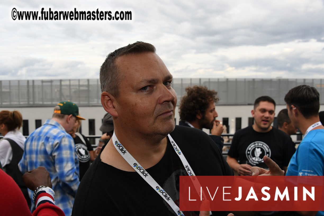 MojoCload Early Bird Happy Hour