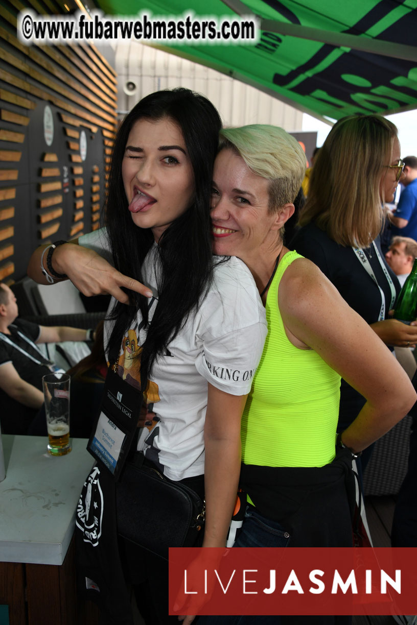 MojoCload Early Bird Happy Hour