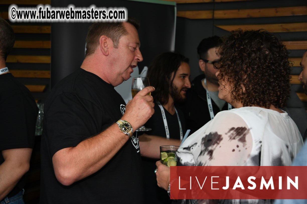 MojoCload Early Bird Happy Hour