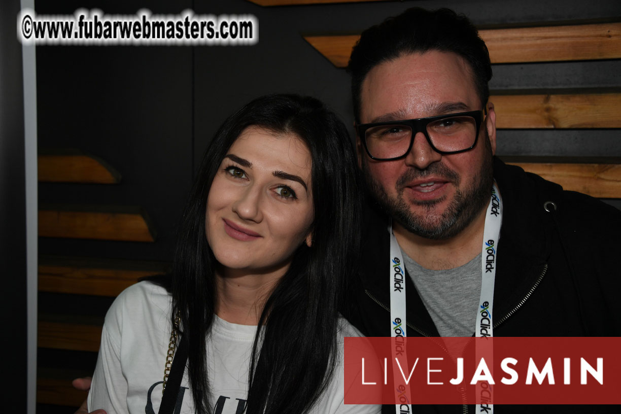 MojoCload Early Bird Happy Hour