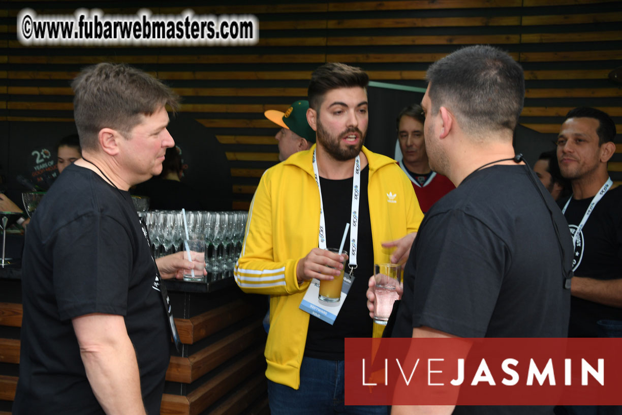 MojoCload Early Bird Happy Hour