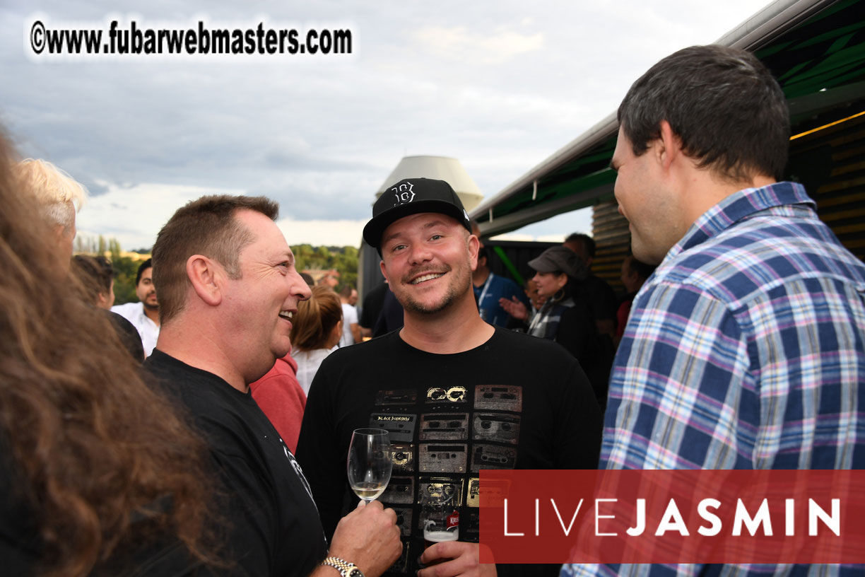 MojoCload Early Bird Happy Hour