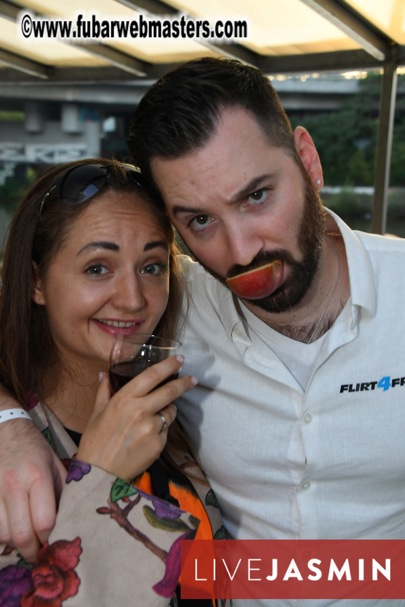 NewMediaServices - Flirt4Free River Cruise