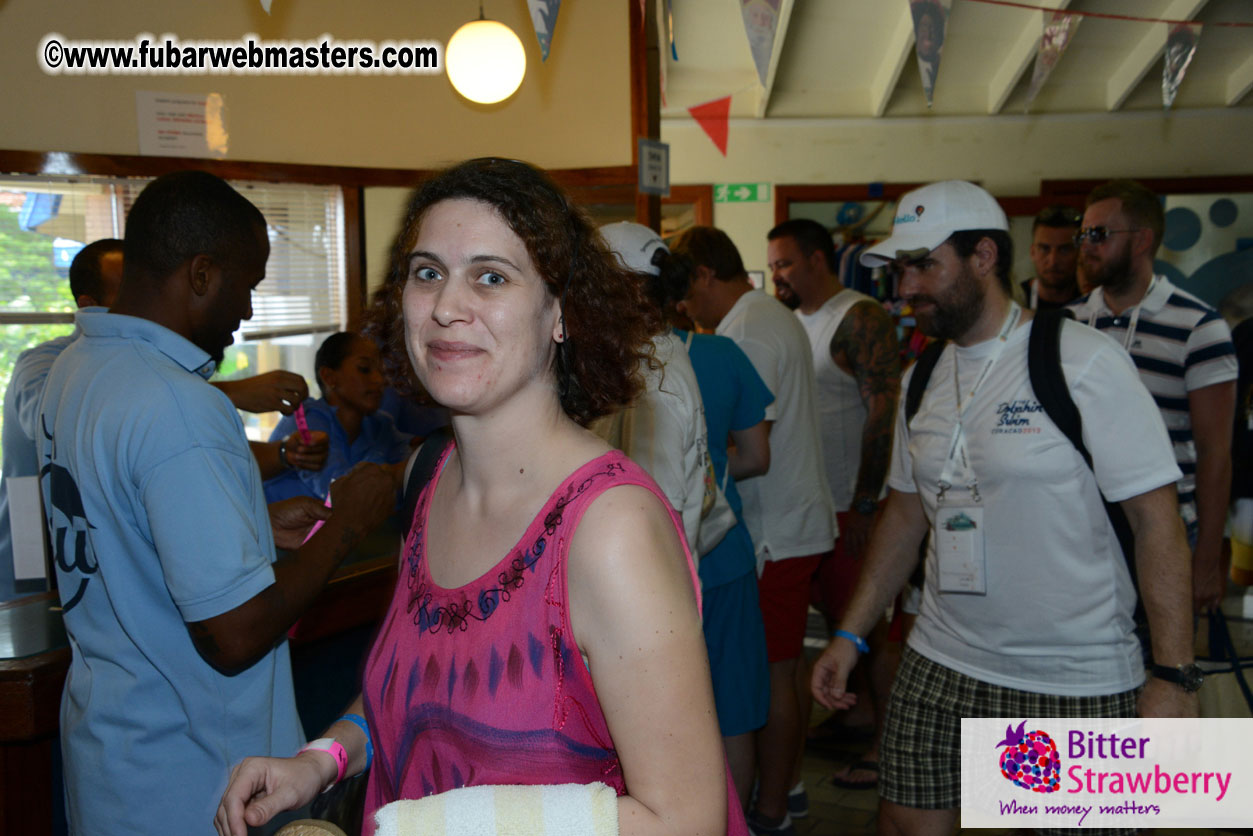 PussyCash Dolphin Swim 