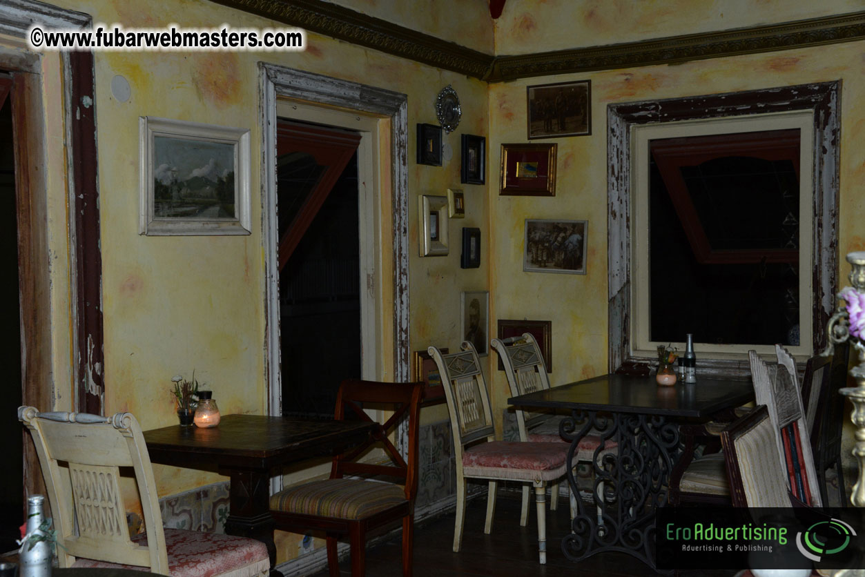 Reporo Party at the Mundo Bizarro