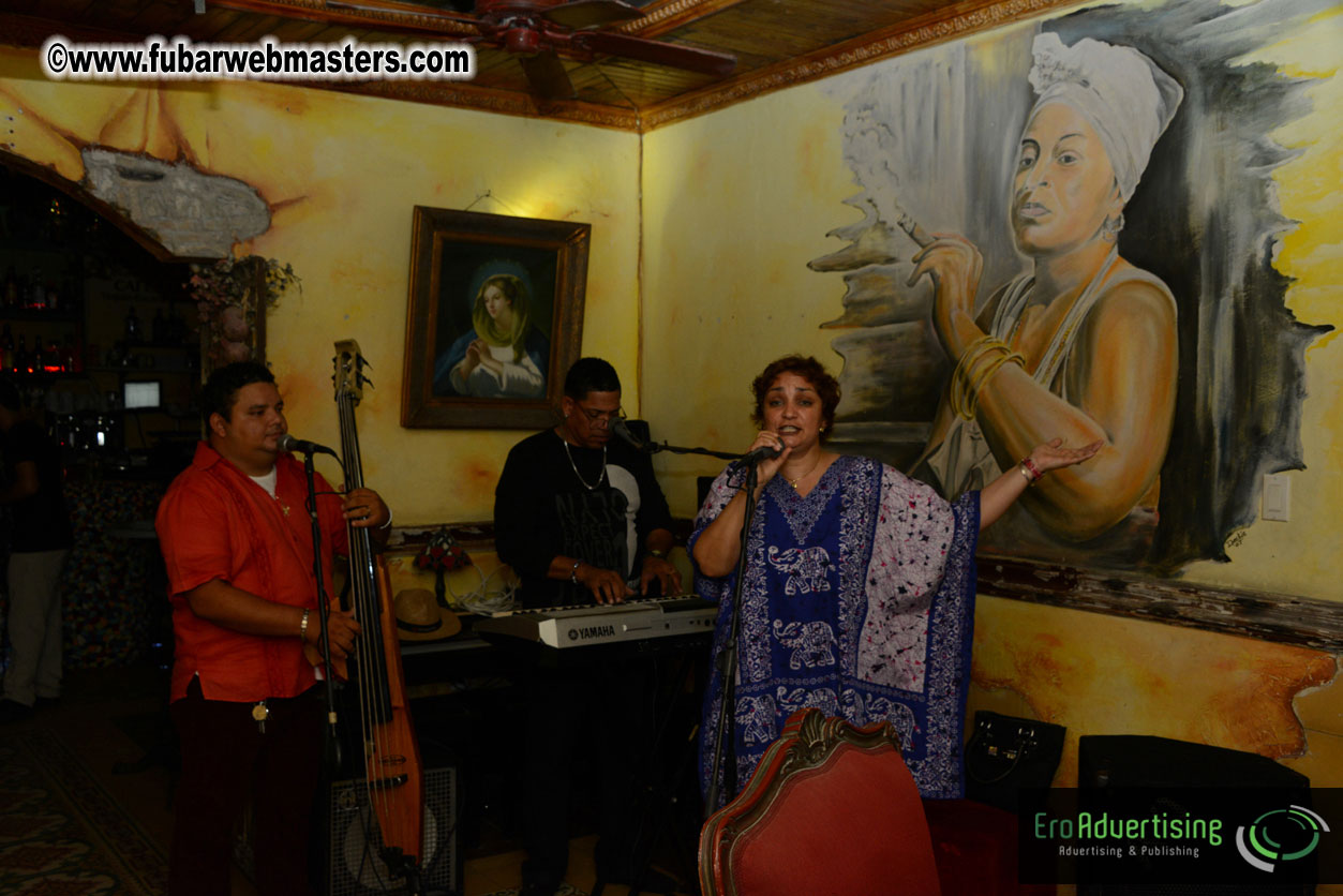 Reporo Party at the Mundo Bizarro