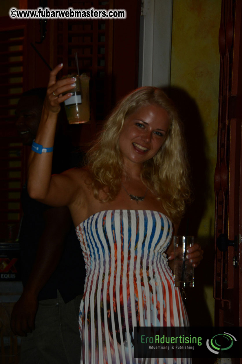 Reporo Party at the Mundo Bizarro