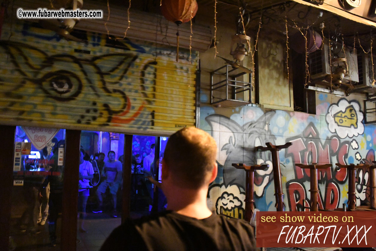 Toms Bar - beware of pickpockets