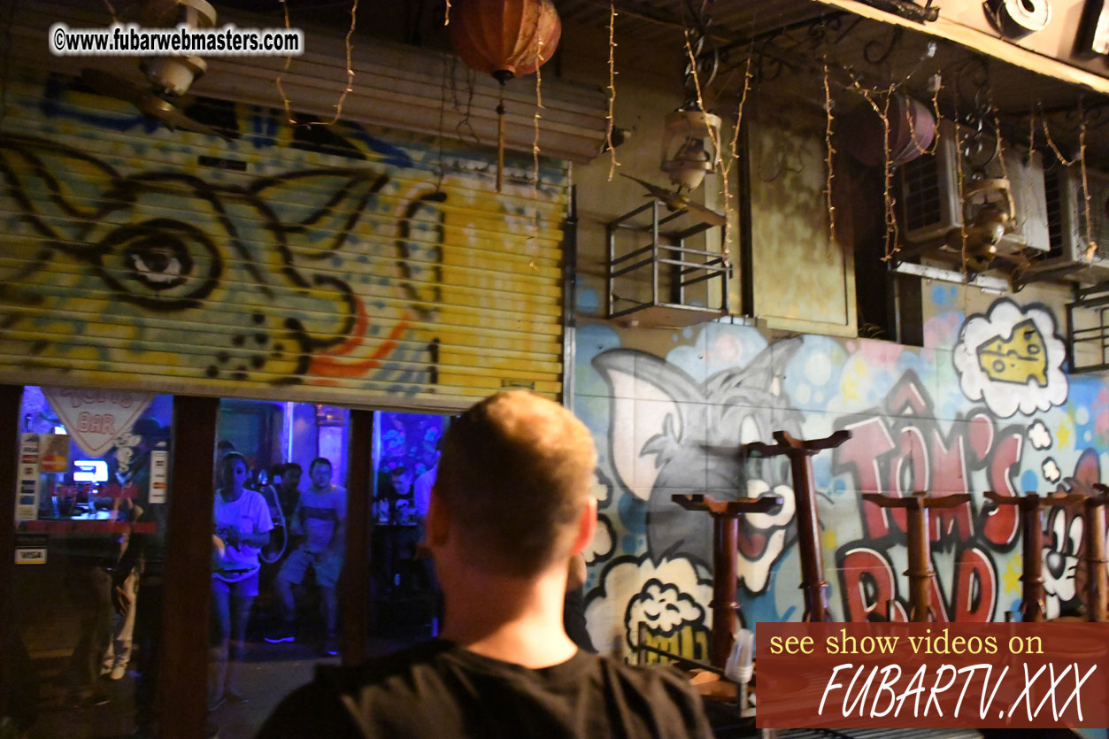 Toms Bar - beware of pickpockets