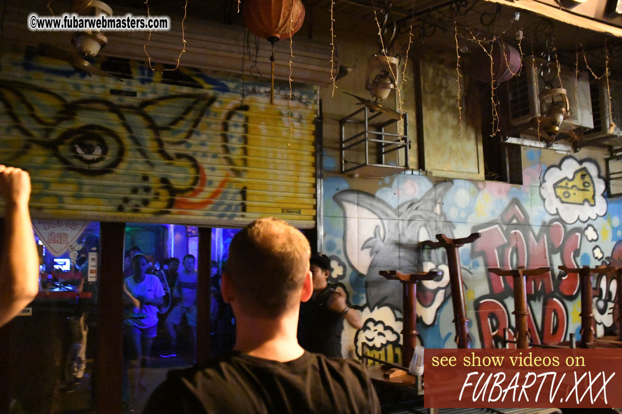 Toms Bar - beware of pickpockets