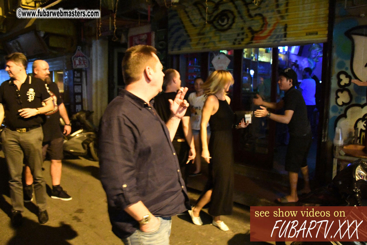 Toms Bar - beware of pickpockets