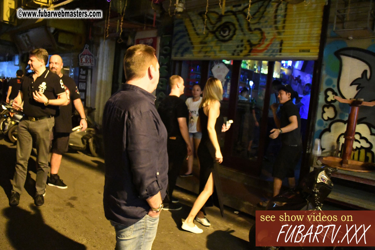 Toms Bar - beware of pickpockets