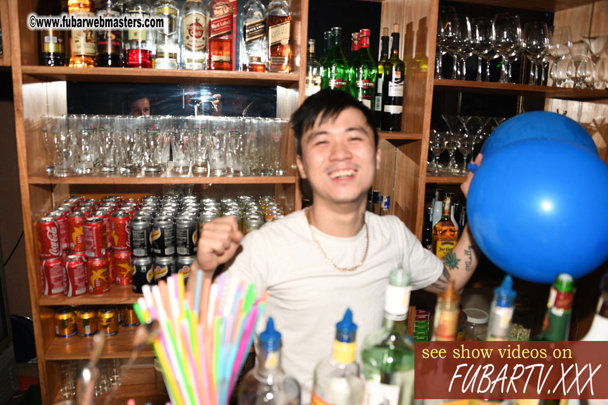 Toms Bar - beware of pickpockets