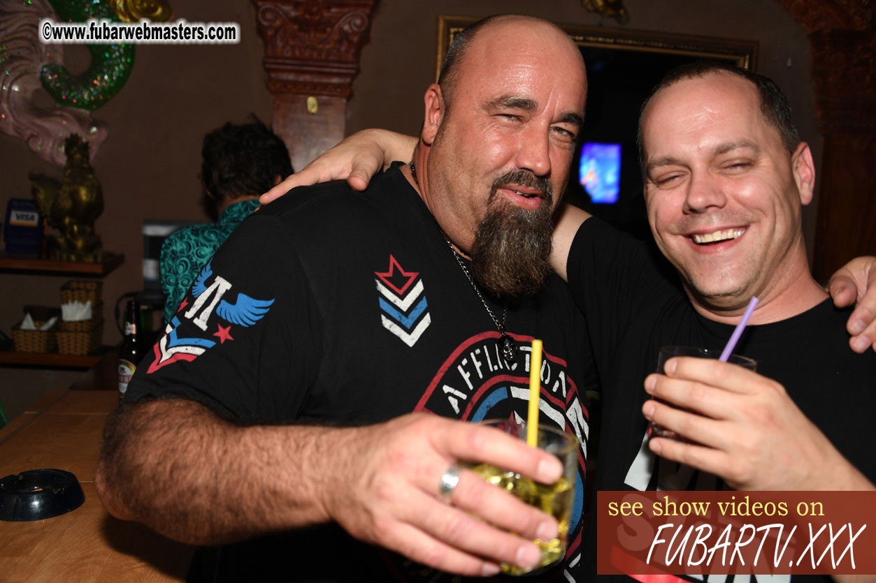 Toms Bar - beware of pickpockets