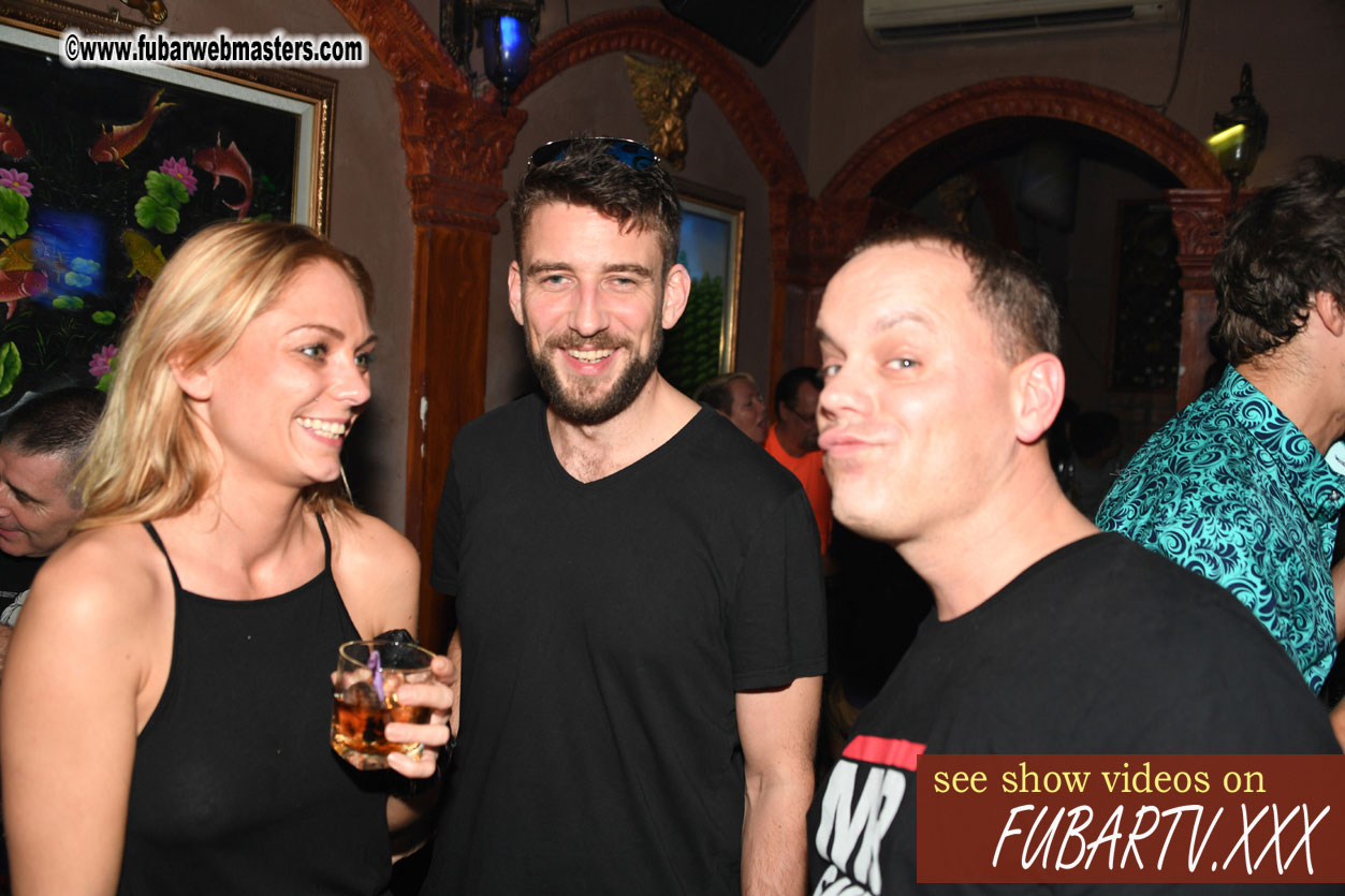 Toms Bar - beware of pickpockets