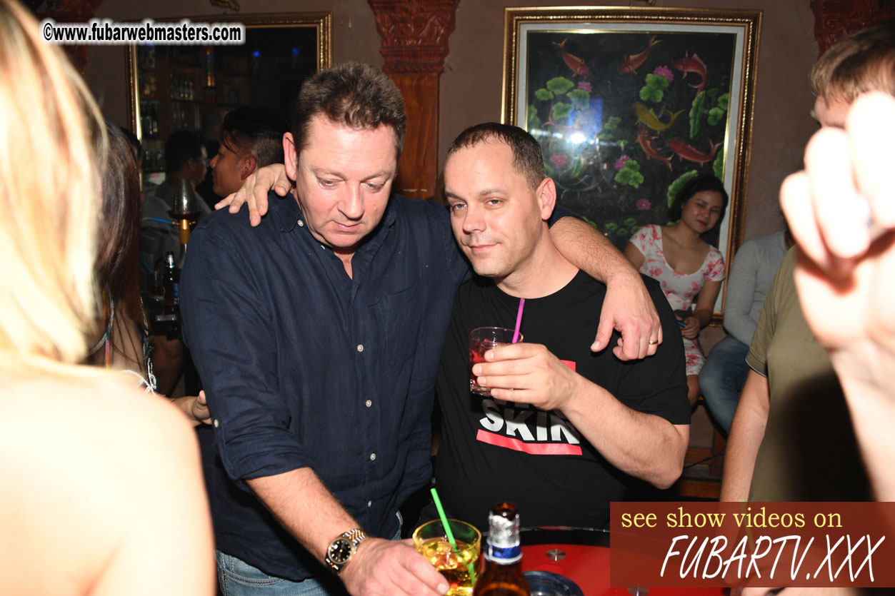 Toms Bar - beware of pickpockets