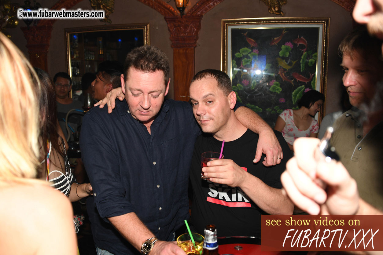 Toms Bar - beware of pickpockets