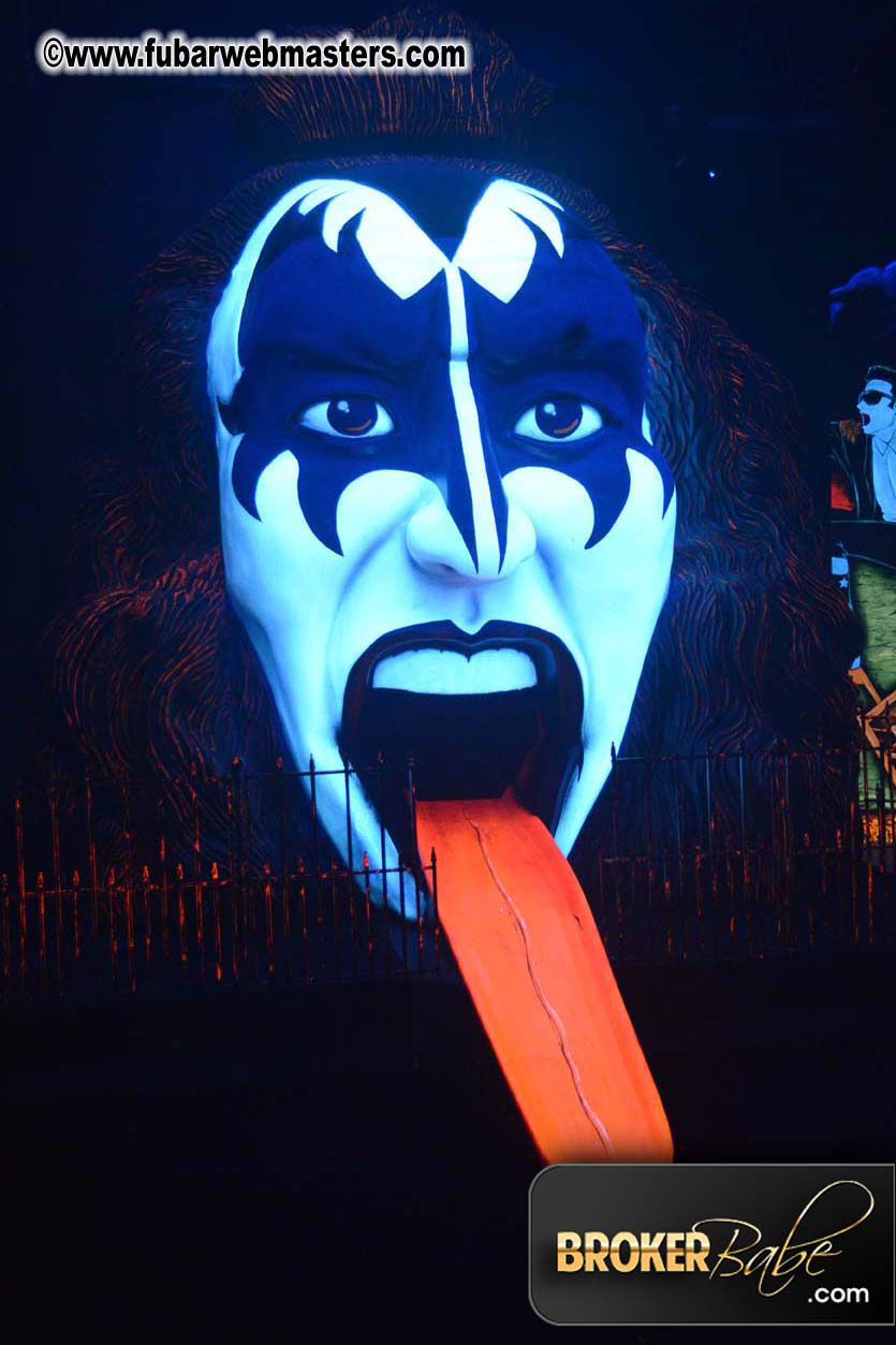 Mr Skin?ÇÖs Mini Golf