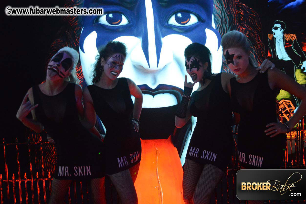 Mr Skin?ÇÖs Mini Golf