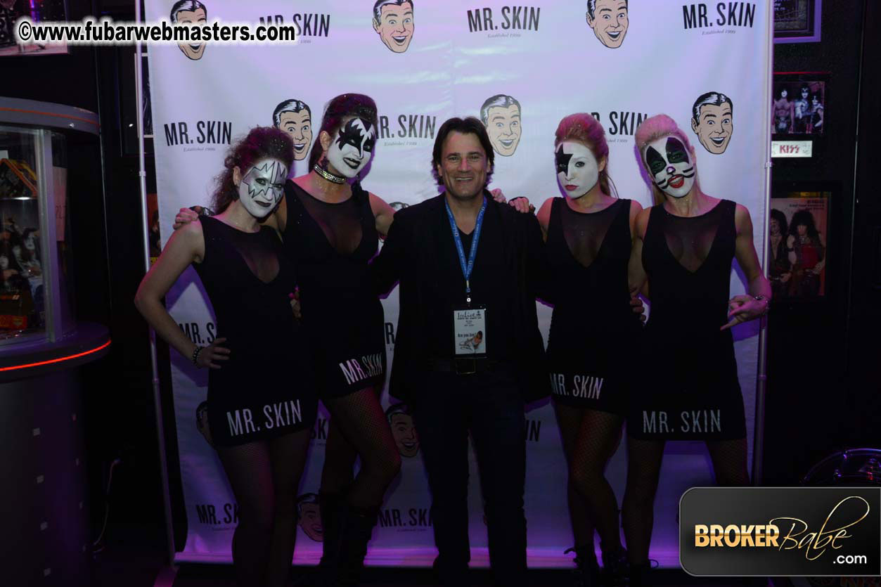 Mr Skin?ÇÖs Mini Golf