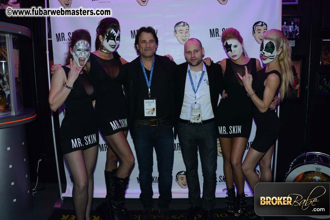 Mr Skin?ÇÖs Mini Golf