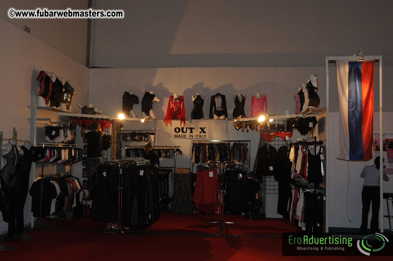 14.Venus showfloor Day 1