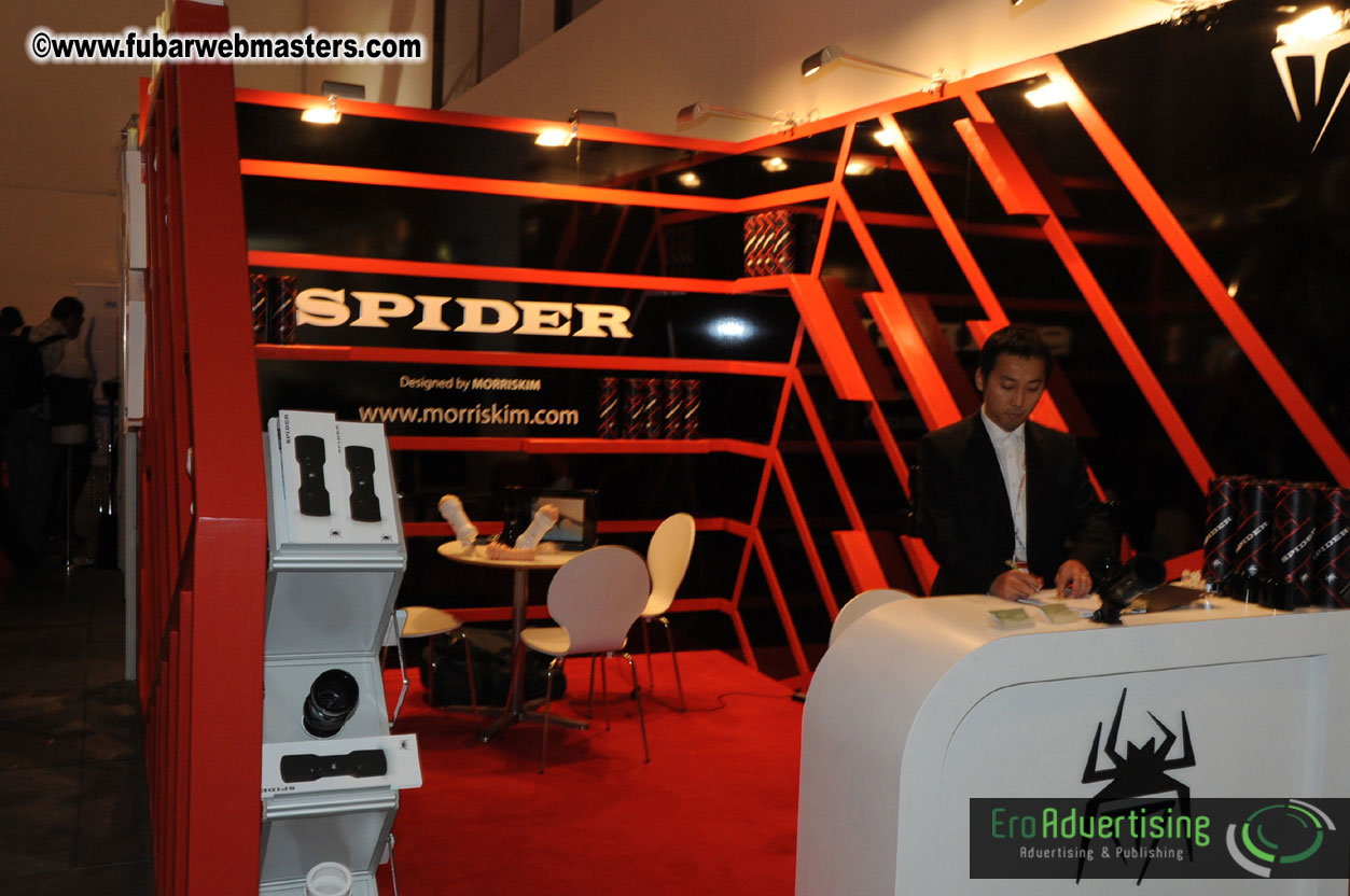 14.Venus showfloor Day 1