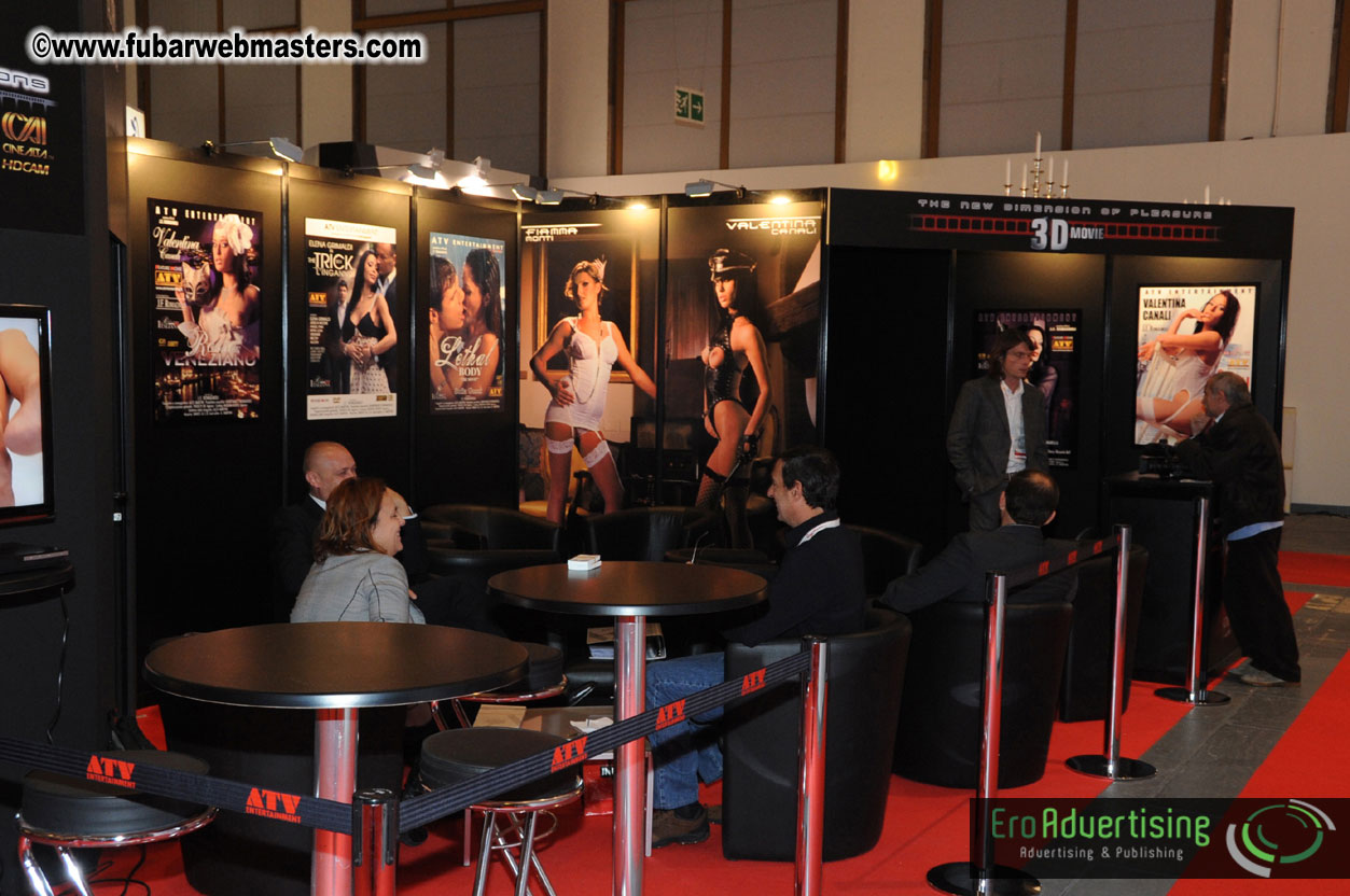 14.Venus showfloor Day 1