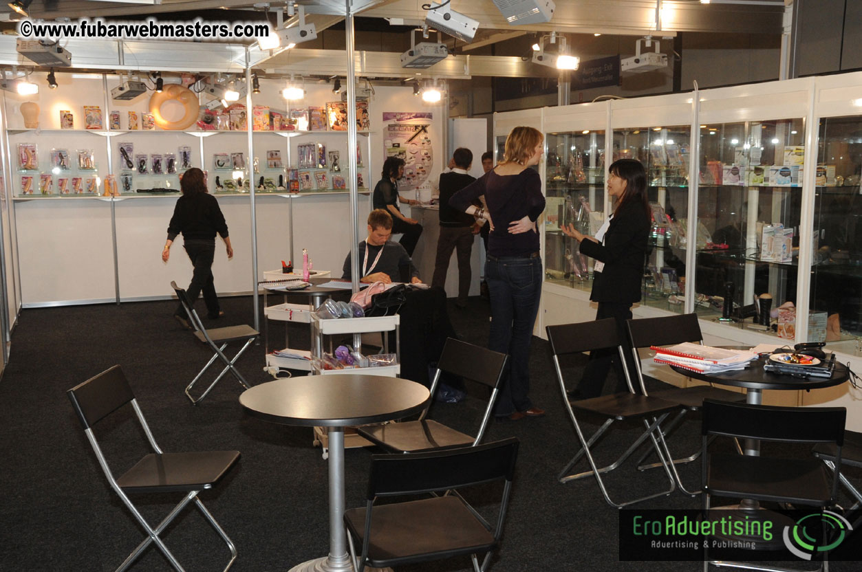 14.Venus showfloor Day 2