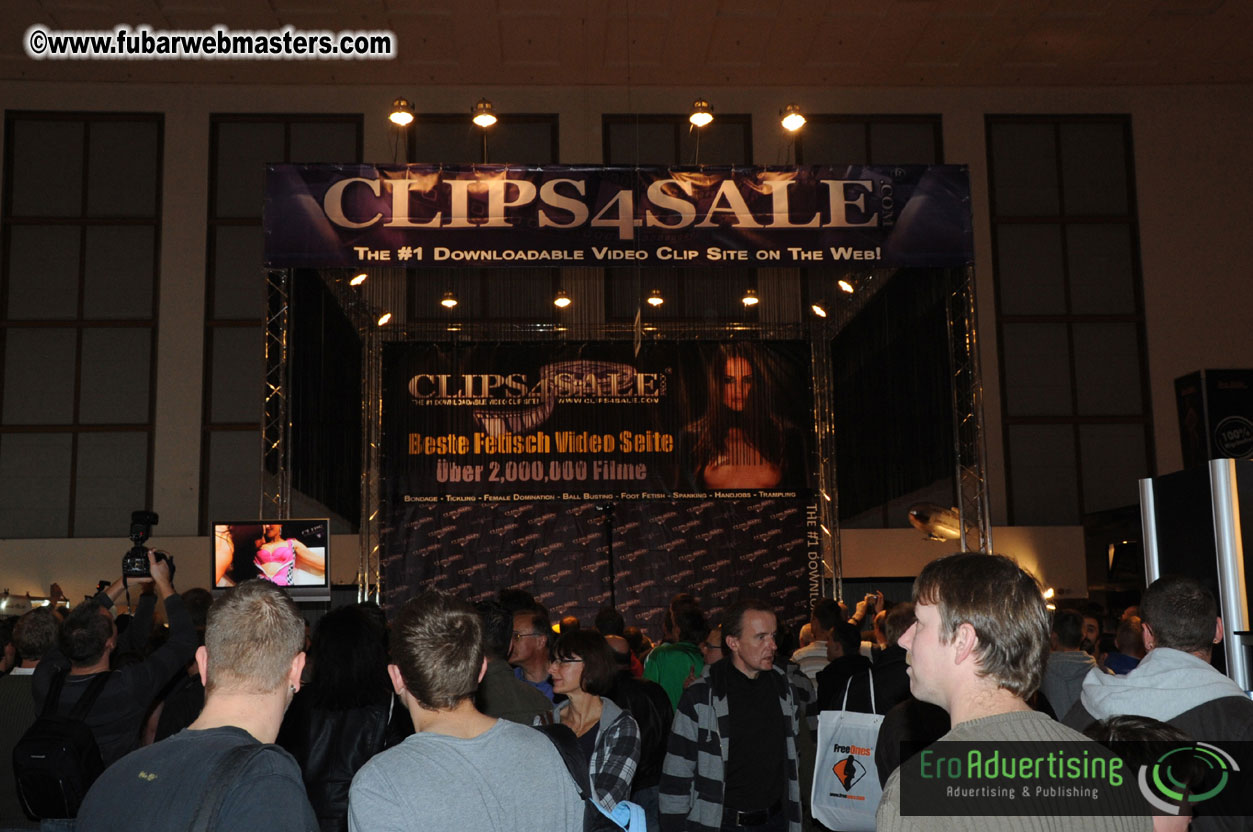 14.Venus showfloor Day 3