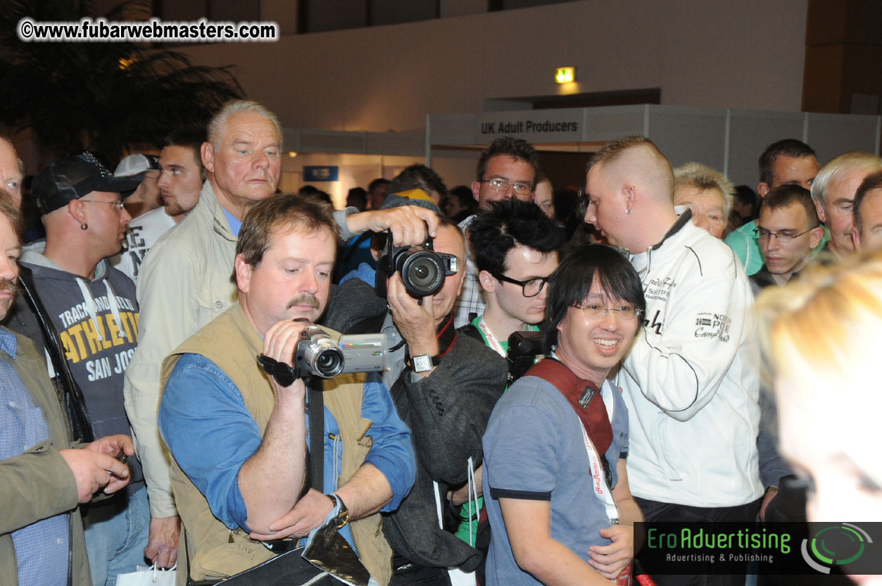 14.Venus showfloor Day 3