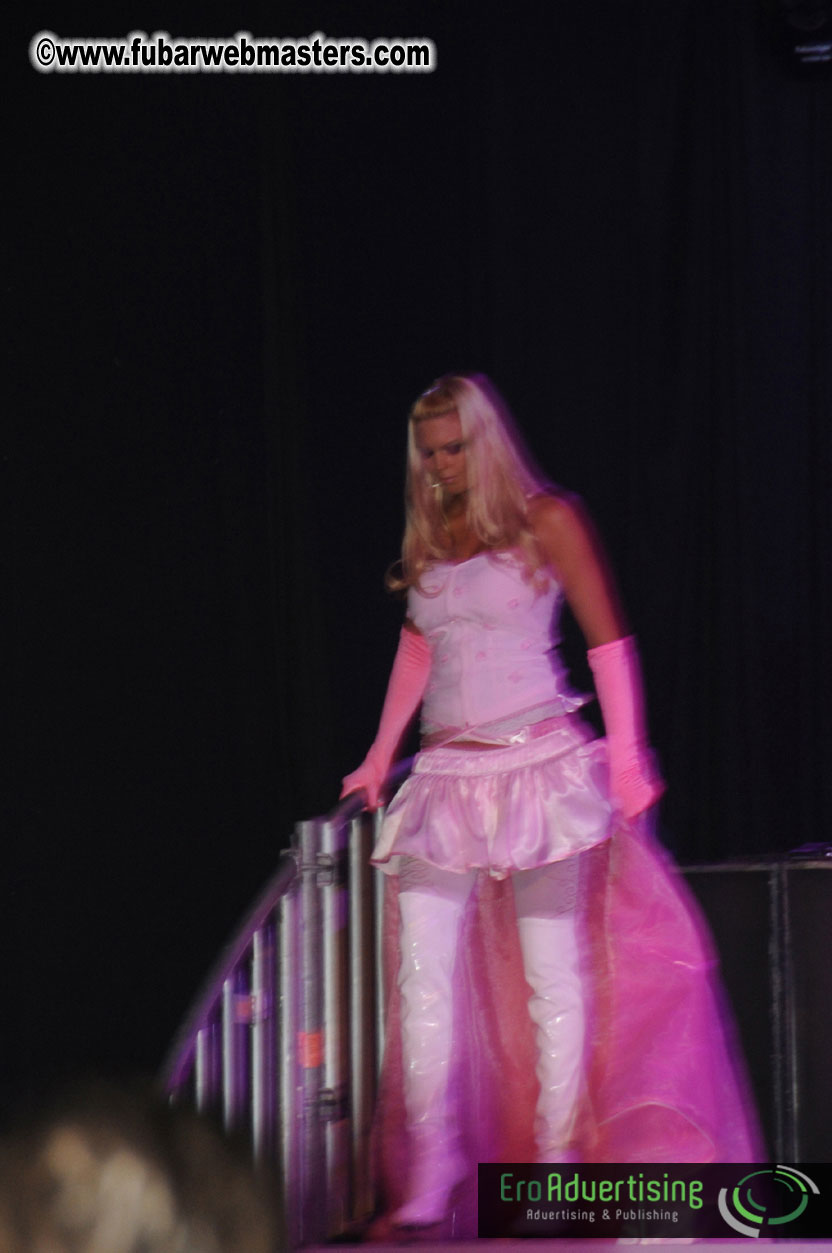 14.Venus showfloor Day 3