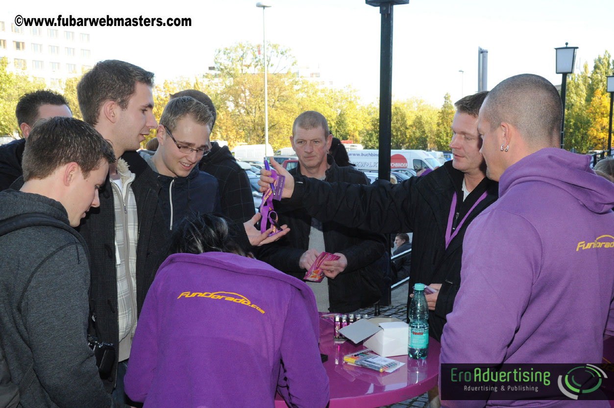 14.Venus showfloor Day 3