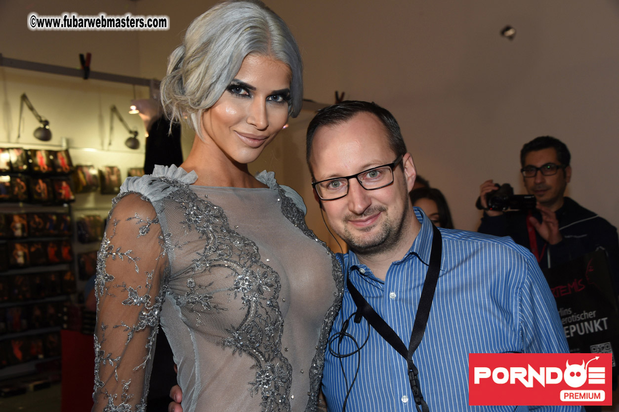 19Venus Opening Ceremonies