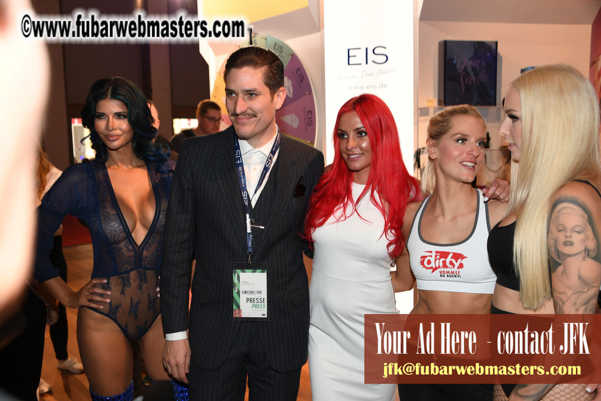 Show Floor with Michaella and Friends